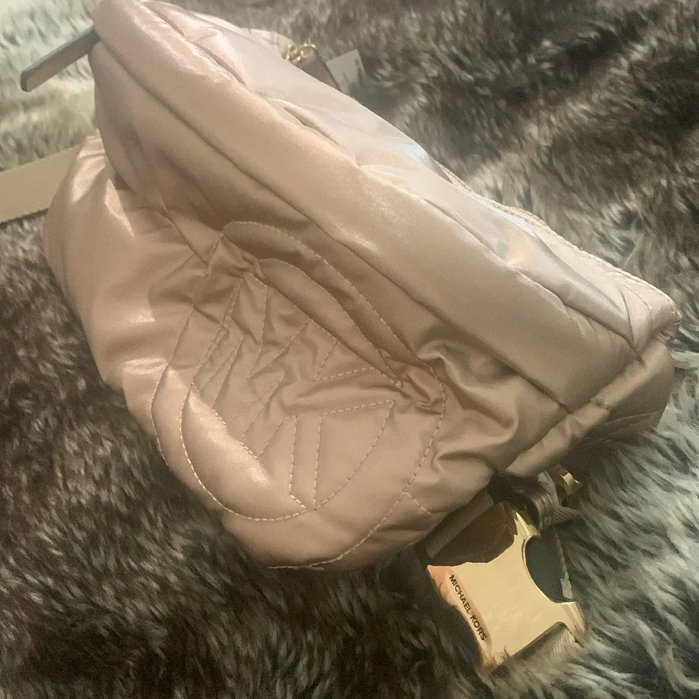 Michael Kors Rae Metallic Rose Gold Belt/Bum Bag-NWT - Picture 4 of 11